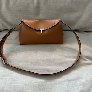 TOTEME T-Lock clutch